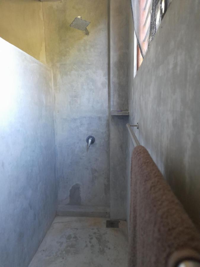 Mealanie's House गेस्ट हाउस Unawatuna